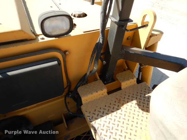 image for item DJ8785 2011 Weiler P385  paver