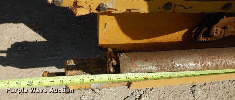 image for item DJ8785 2011 Weiler P385  paver