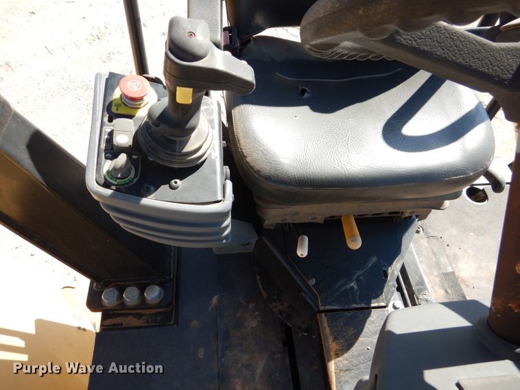 image for item DJ8787 2011 Caterpillar CB54 XW  double drum vibratory roller