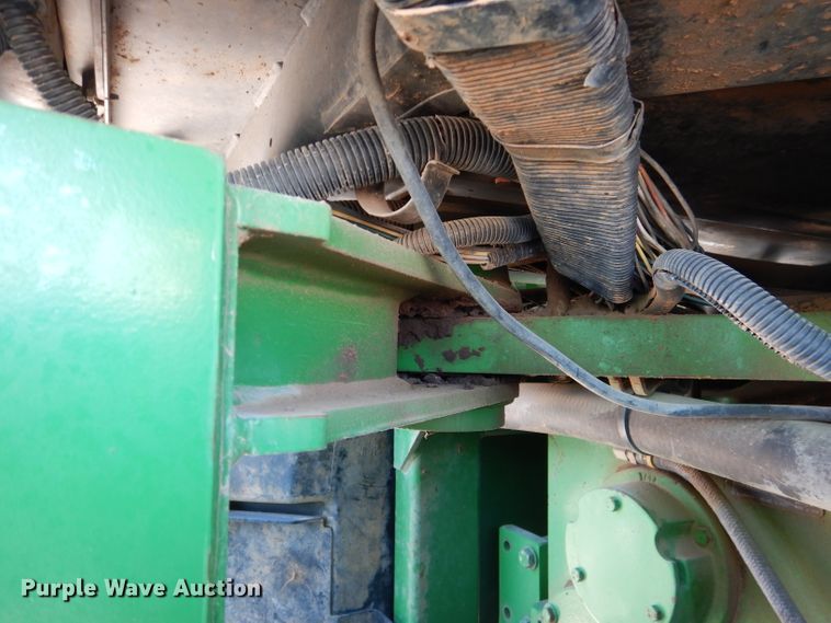 image for item DJ8788 1998 John Deere 9400  4WD tractor