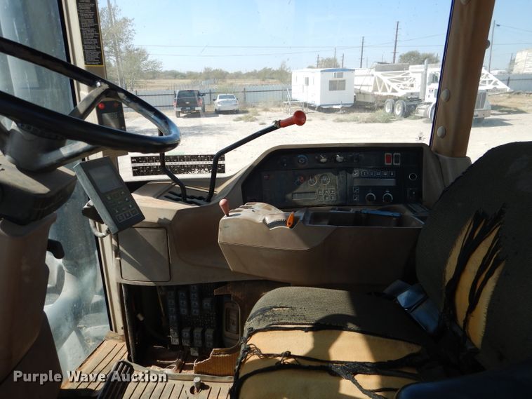 image for item DJ8788 1998 John Deere 9400  4WD tractor