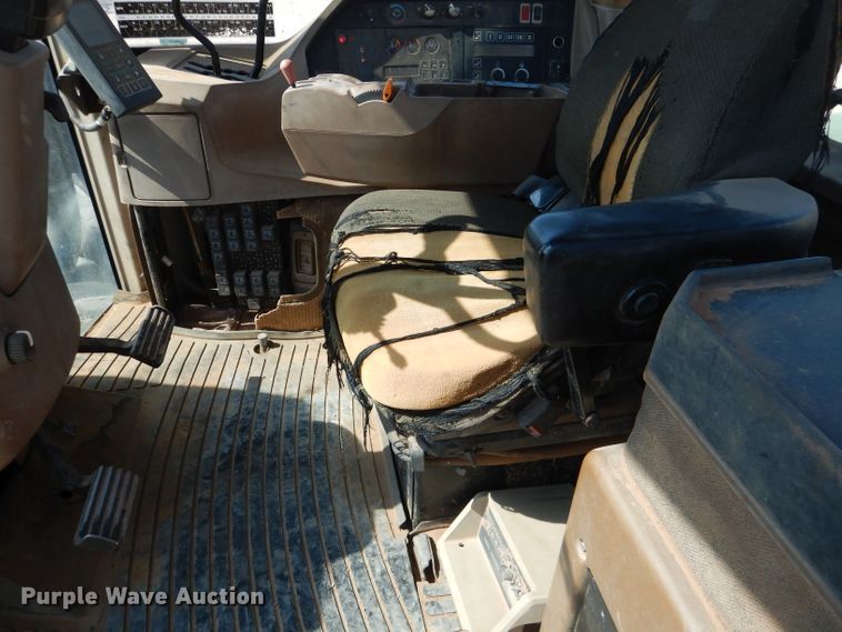 image for item DJ8788 1998 John Deere 9400  4WD tractor