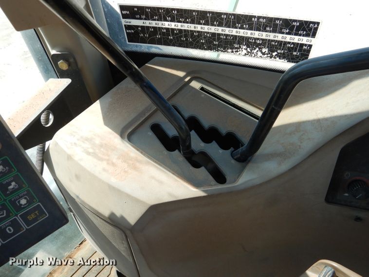 image for item DJ8788 1998 John Deere 9400  4WD tractor