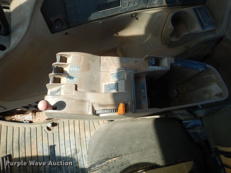 image for item DJ8788 1998 John Deere 9400  4WD tractor