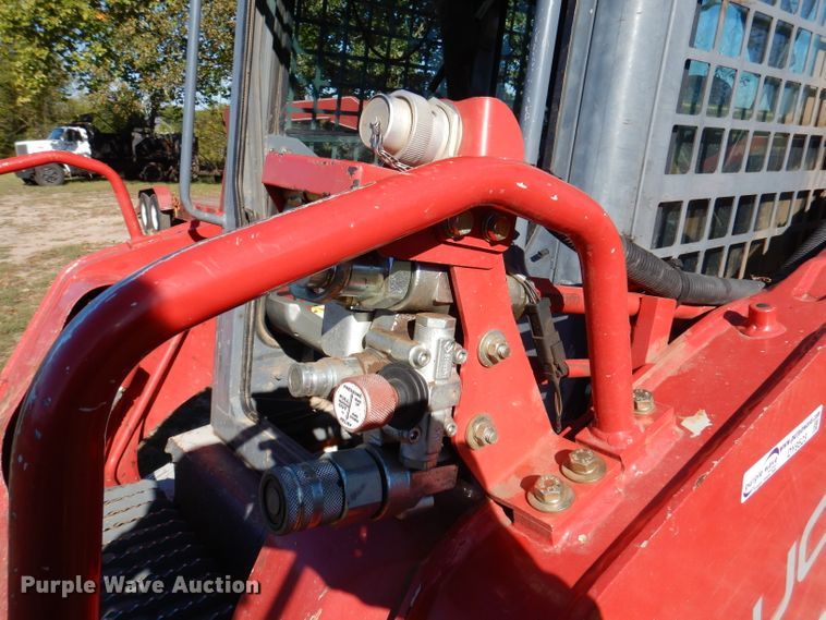 image for item DY9523 2016 Takeuchi TL10  tracked skid steer loader