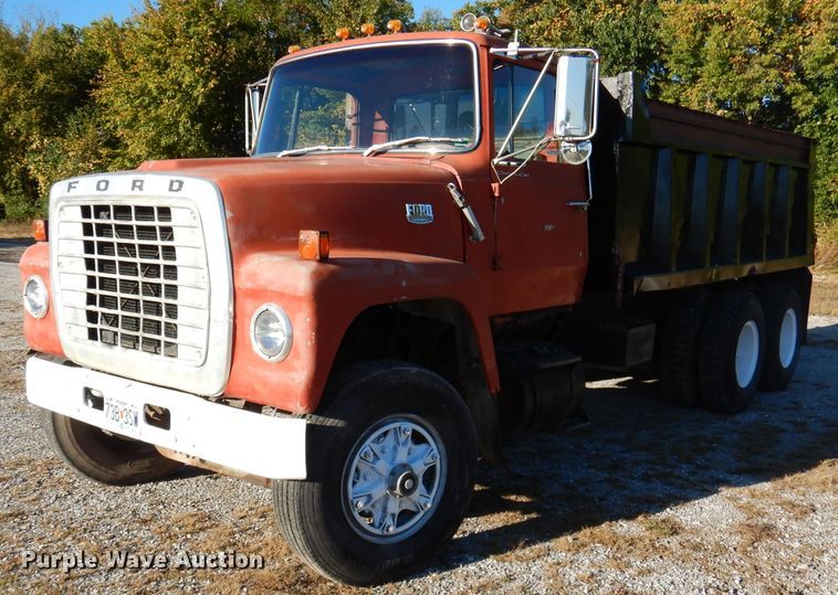 image for item DY9526 1979 Ford 8000  dump truck