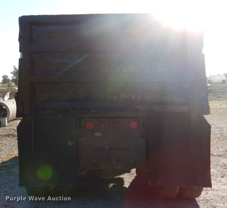 image for item DY9526 1979 Ford 8000  dump truck