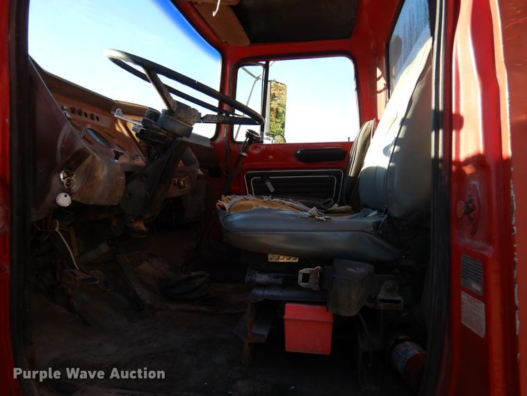 image for item DY9526 1979 Ford 8000  dump truck