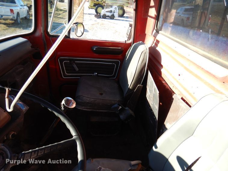 image for item DY9526 1979 Ford 8000  dump truck