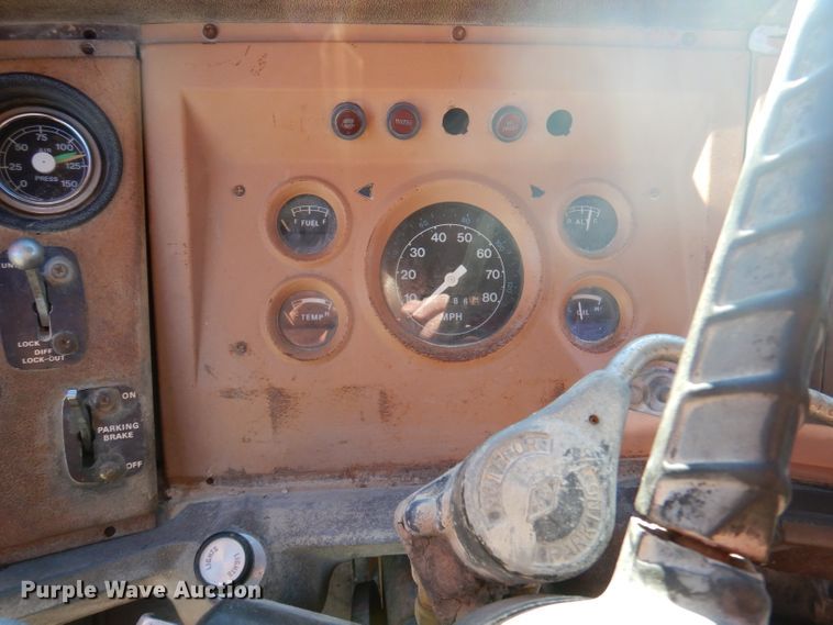 image for item DY9526 1979 Ford 8000  dump truck