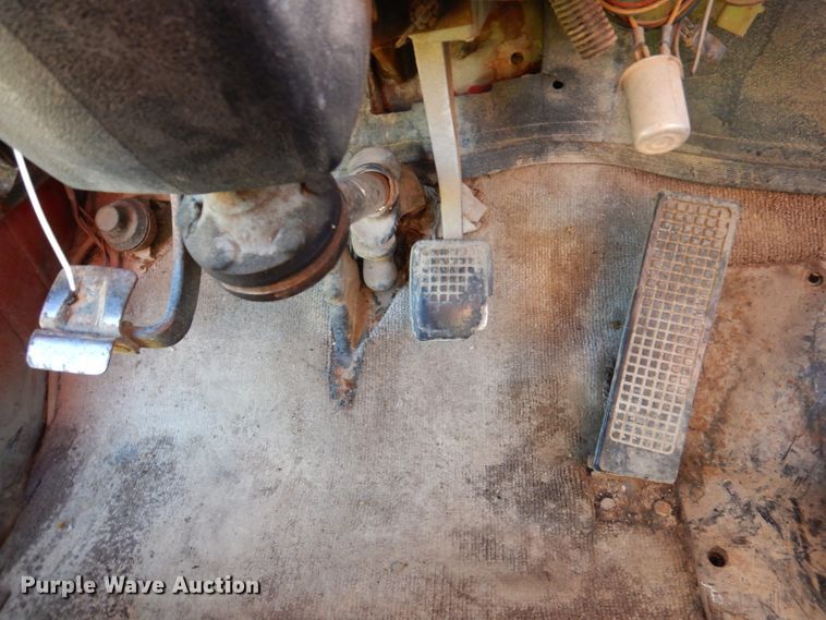 image for item DY9526 1979 Ford 8000  dump truck