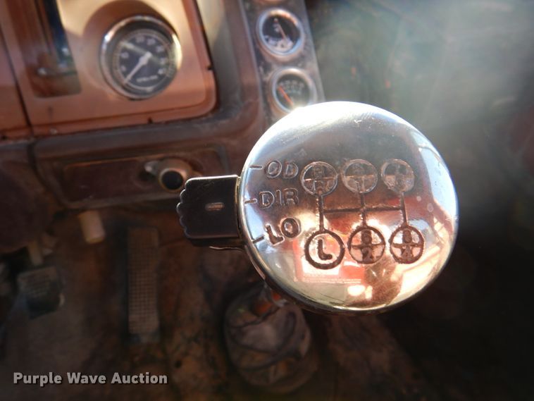 image for item DY9526 1979 Ford 8000  dump truck