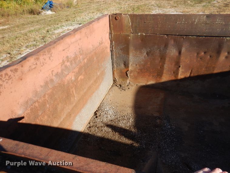 image for item DY9526 1979 Ford 8000  dump truck