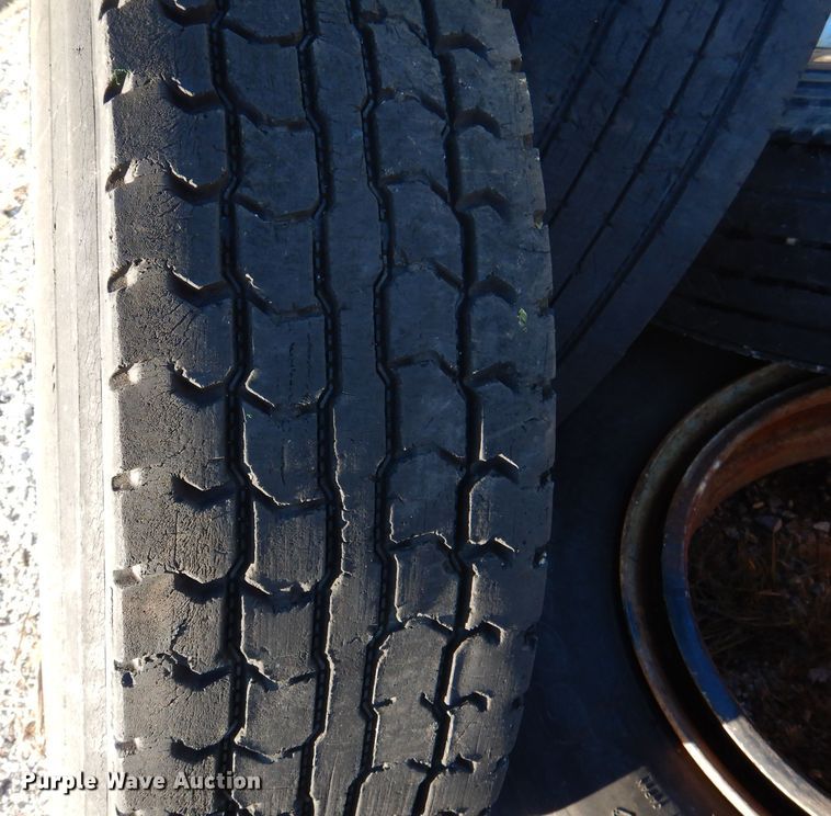 image for item DY9526 1979 Ford 8000  dump truck