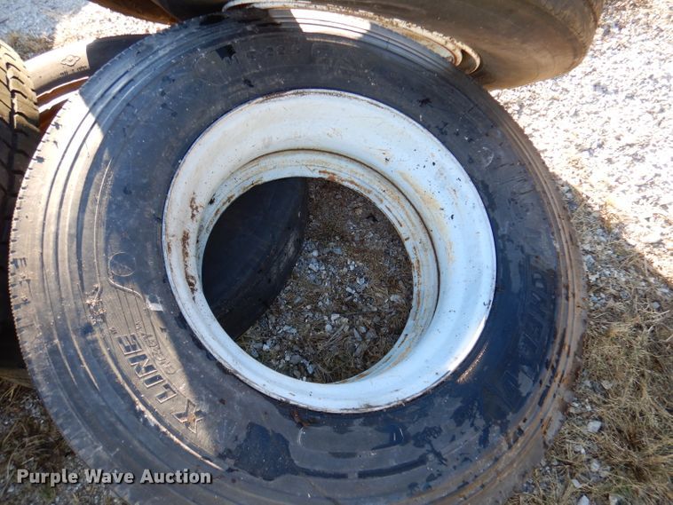 image for item DY9526 1979 Ford 8000  dump truck