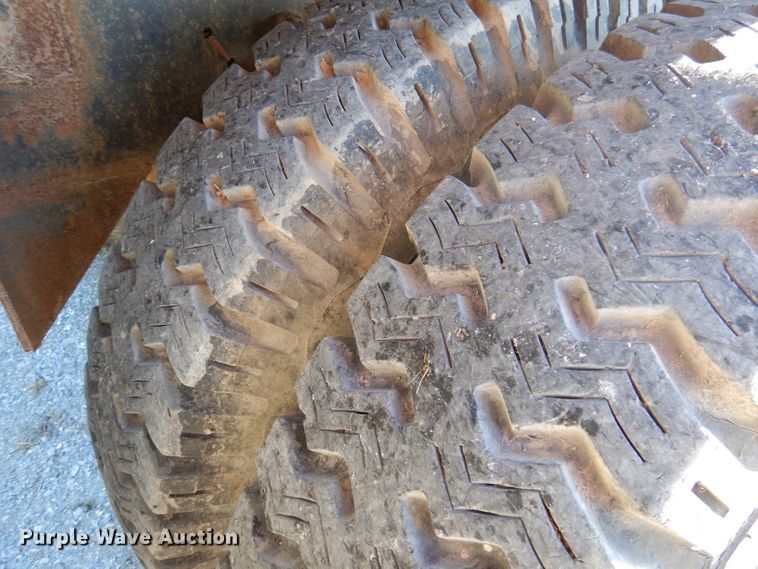 image for item DY9526 1979 Ford 8000  dump truck