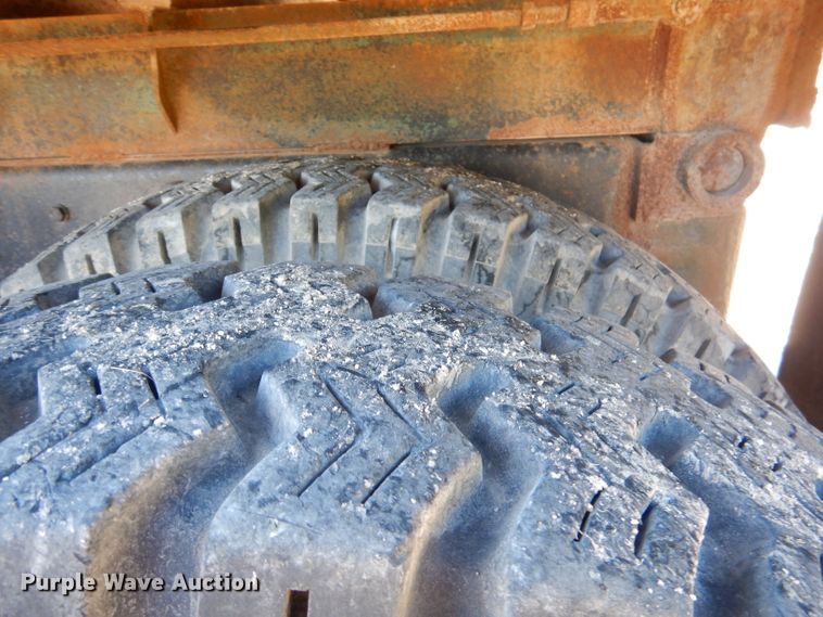 image for item DY9526 1979 Ford 8000  dump truck