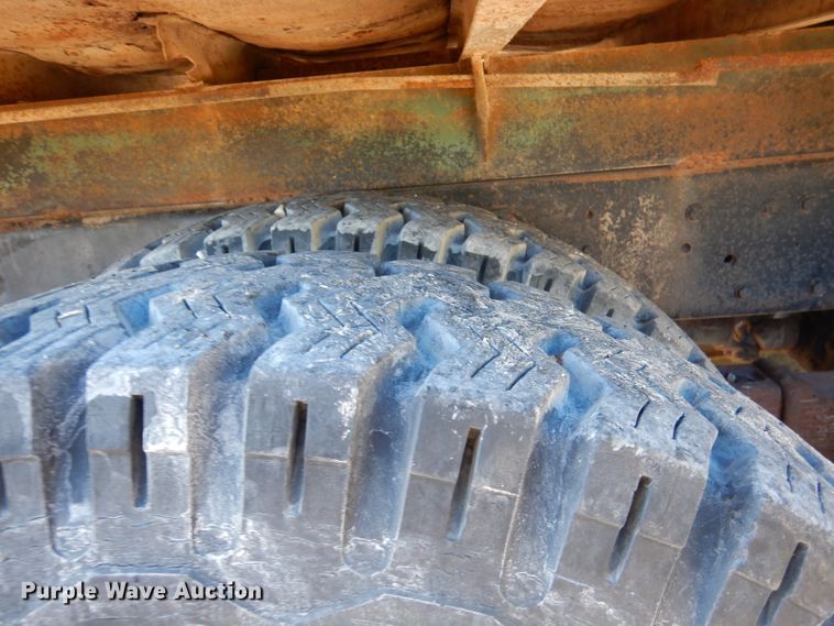 image for item DY9526 1979 Ford 8000  dump truck