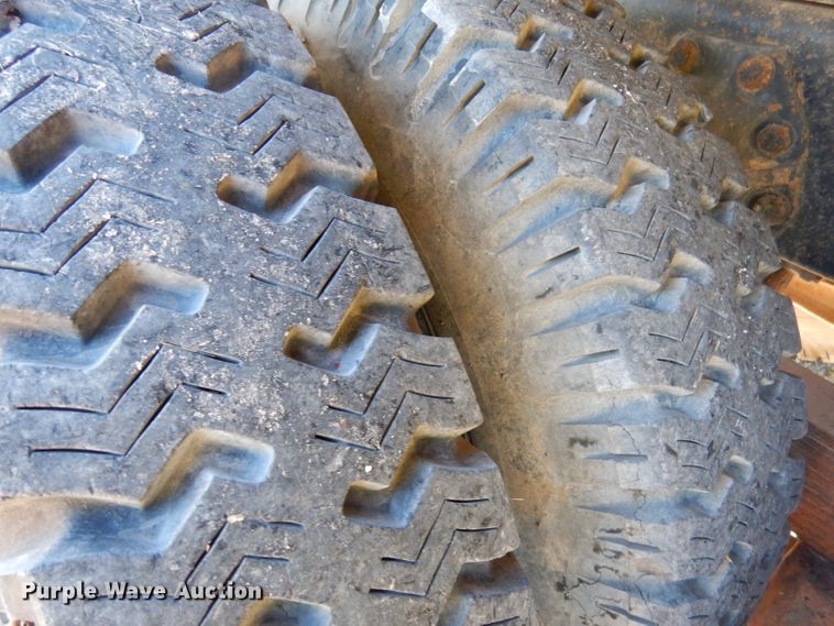 image for item DY9526 1979 Ford 8000  dump truck