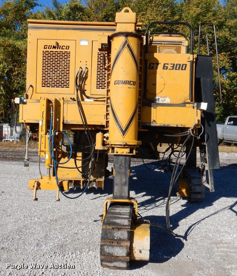 image for item DY9528 2004 Gomaco GT6300 curb machine