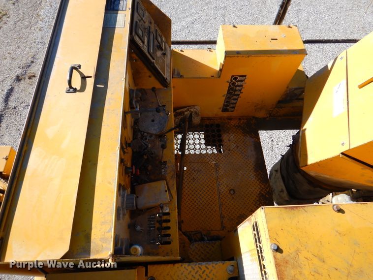 image for item DY9528 2004 Gomaco GT6300 curb machine