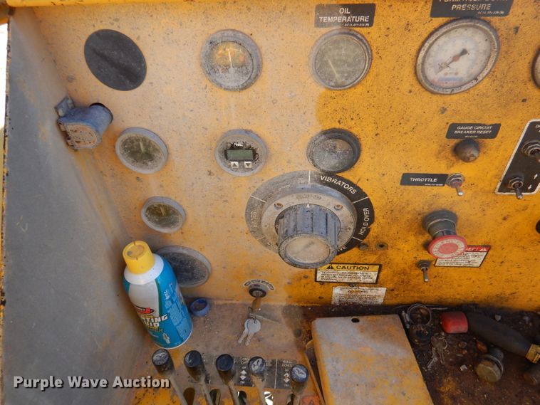 image for item DY9528 2004 Gomaco GT6300 curb machine