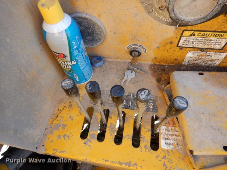 image for item DY9528 2004 Gomaco GT6300 curb machine