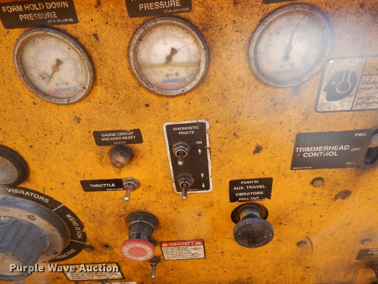 image for item DY9528 2004 Gomaco GT6300 curb machine