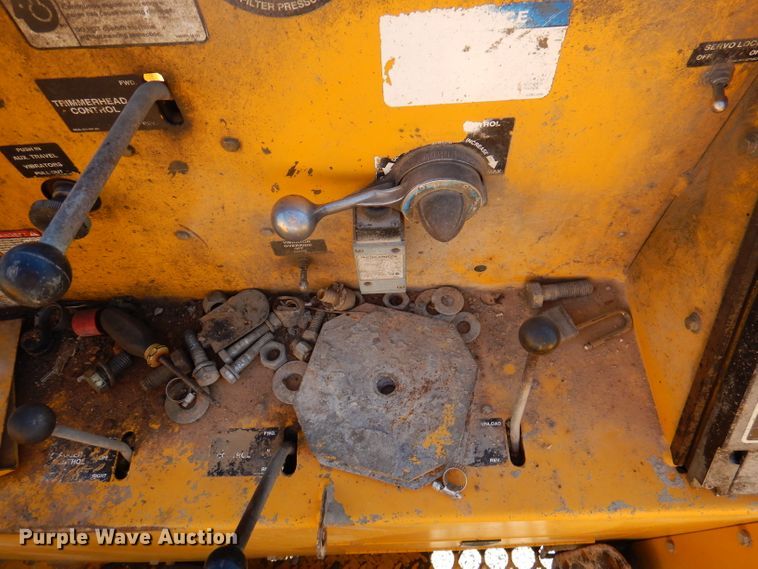 image for item DY9528 2004 Gomaco GT6300 curb machine