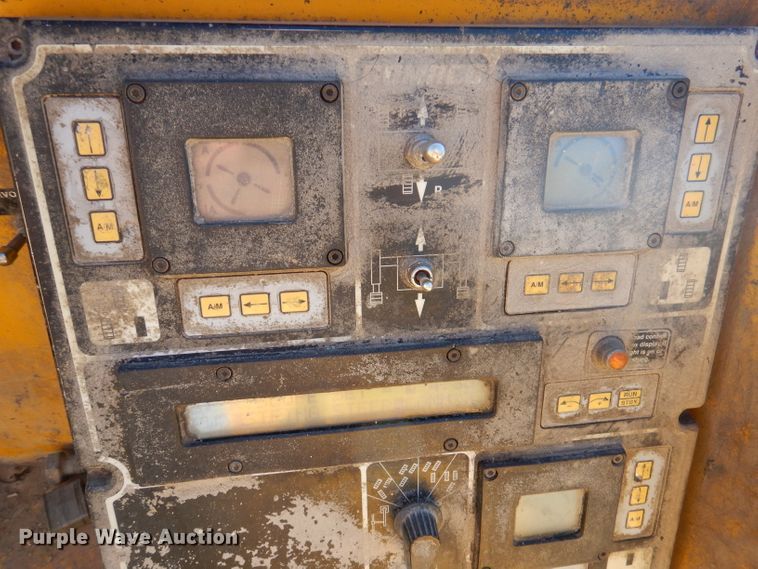 image for item DY9528 2004 Gomaco GT6300 curb machine