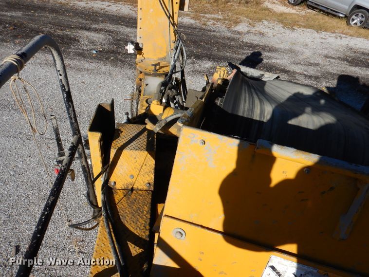 image for item DY9528 2004 Gomaco GT6300 curb machine