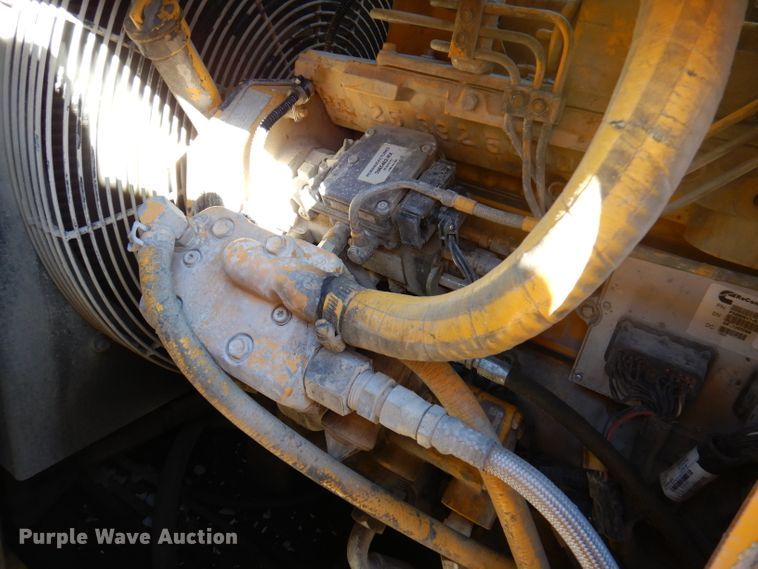 image for item DY9528 2004 Gomaco GT6300 curb machine