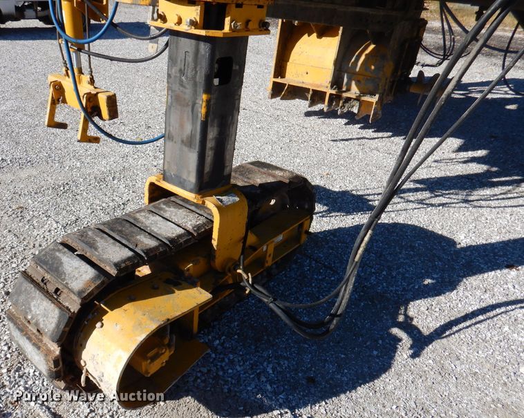 image for item DY9528 2004 Gomaco GT6300 curb machine