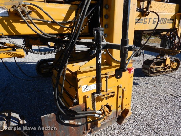 image for item DY9528 2004 Gomaco GT6300 curb machine