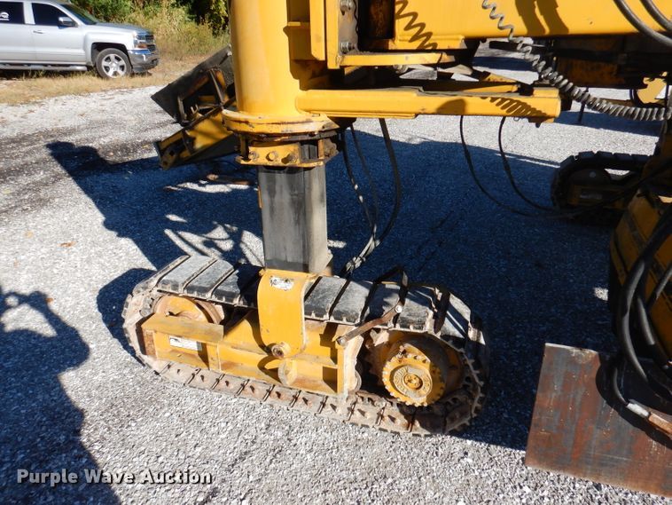 image for item DY9528 2004 Gomaco GT6300 curb machine