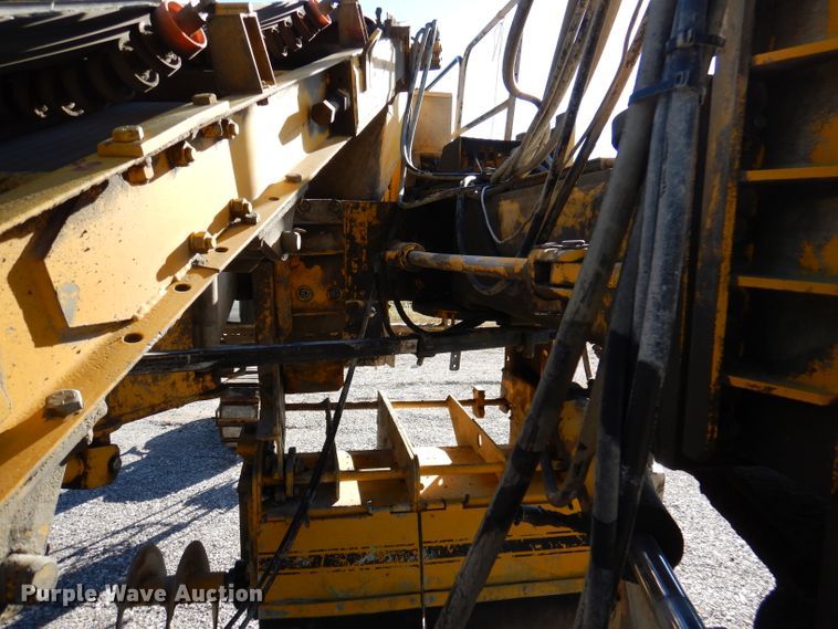 image for item DY9528 2004 Gomaco GT6300 curb machine