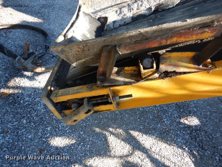 image for item DY9528 2004 Gomaco GT6300 curb machine