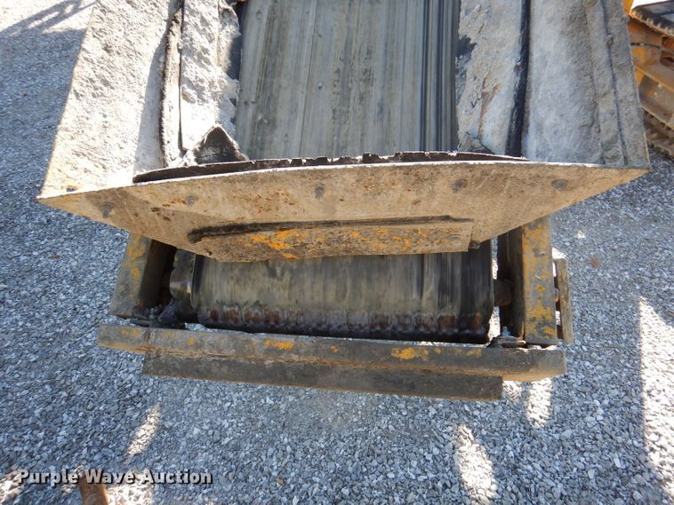 image for item DY9528 2004 Gomaco GT6300 curb machine