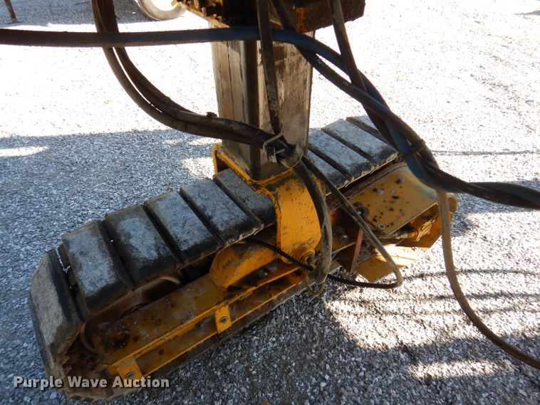 image for item DY9528 2004 Gomaco GT6300 curb machine