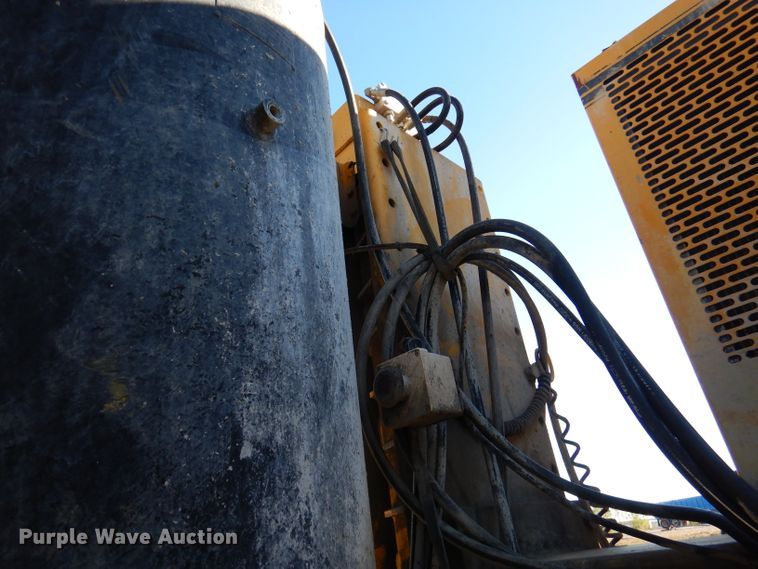 image for item DY9528 2004 Gomaco GT6300 curb machine