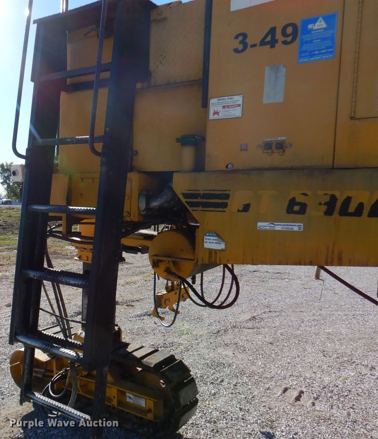 image for item DY9528 2004 Gomaco GT6300 curb machine