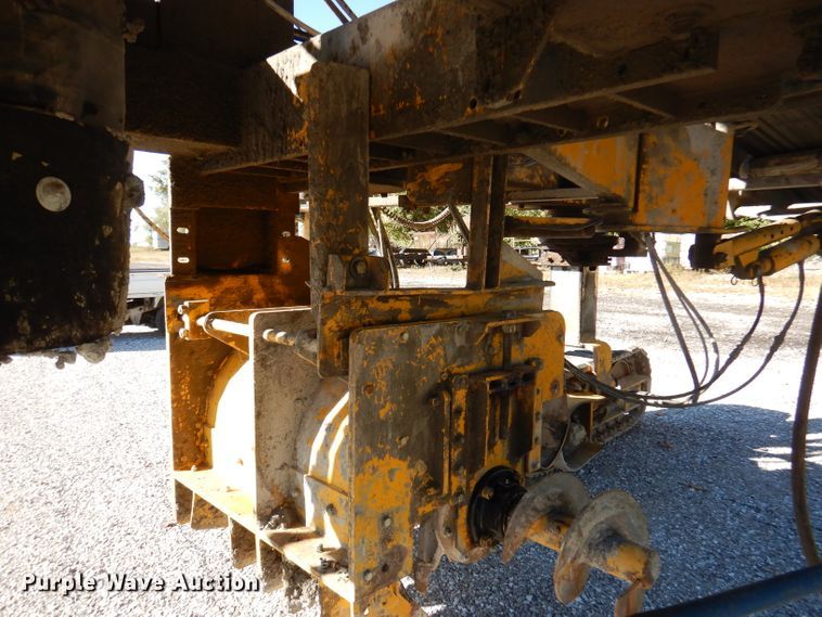 image for item DY9528 2004 Gomaco GT6300 curb machine