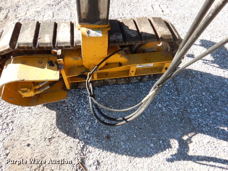 image for item DY9528 2004 Gomaco GT6300 curb machine