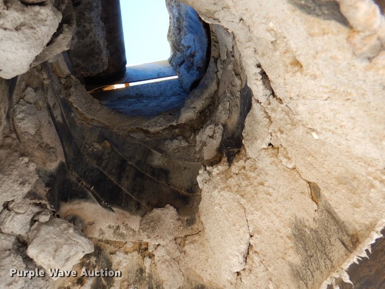 image for item DY9528 2004 Gomaco GT6300 curb machine