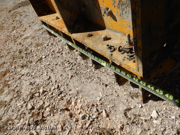 image for item DY9528 2004 Gomaco GT6300 curb machine