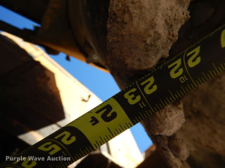 image for item DY9528 2004 Gomaco GT6300 curb machine