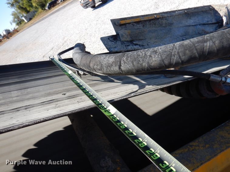 image for item DY9528 2004 Gomaco GT6300 curb machine