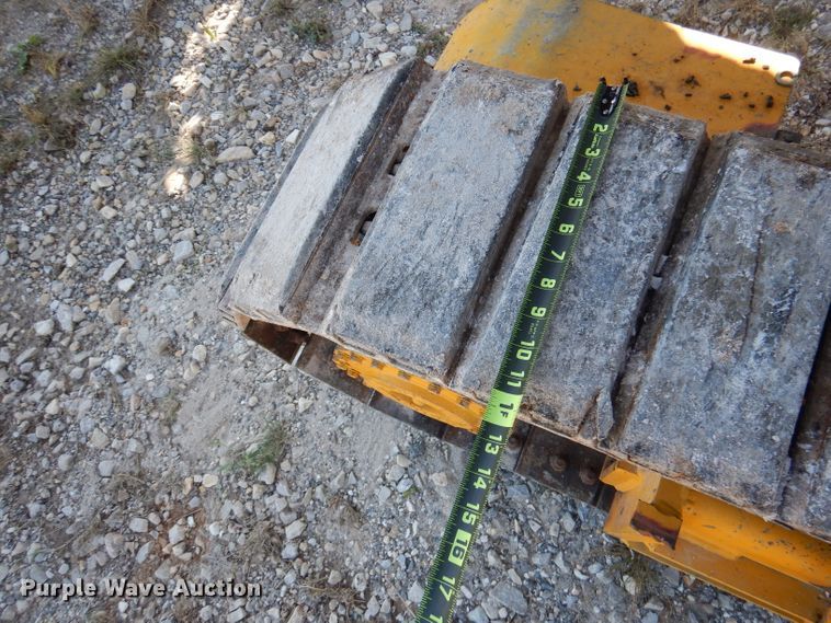 image for item DY9528 2004 Gomaco GT6300 curb machine