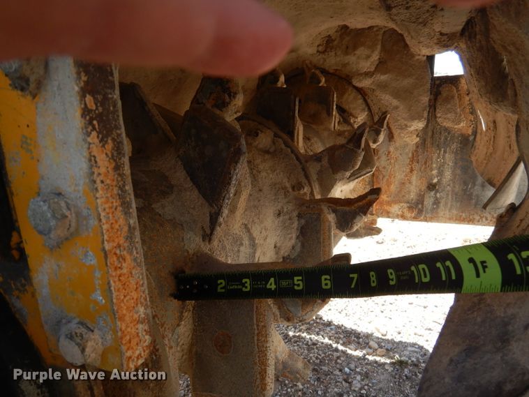 image for item DY9528 2004 Gomaco GT6300 curb machine