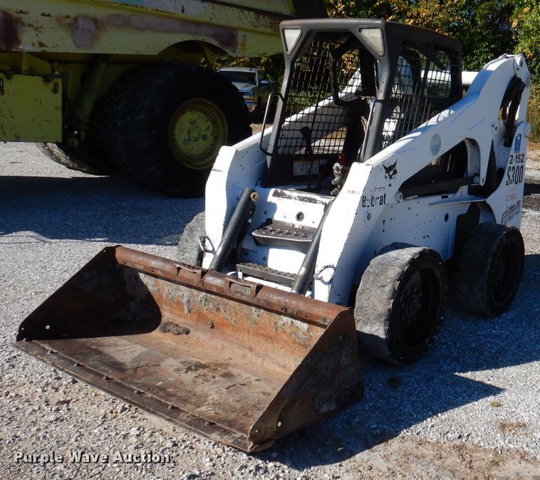 image for item DY9531 2005 Bobcat S300  skid steer loader